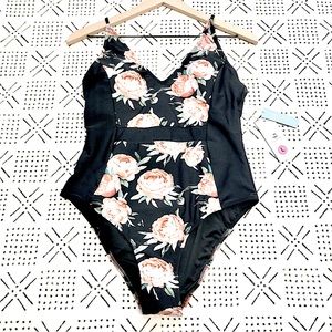 FLOWERY ILLUSION CUPSHE ONE PIECE